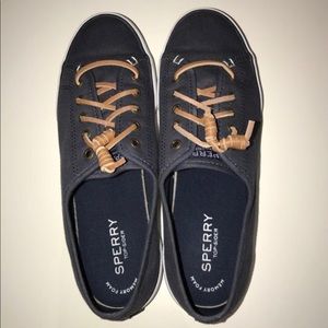 Sperry women’s Seacoast Canvas sneakers